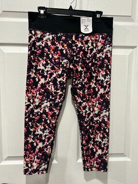 Xersion NWT Women's LARGE High Rise Compression Fit Workout Legging Capri Pants